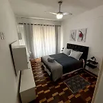Quarto Em Copacabana Na Quadra Da Praia