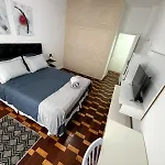 Quarto Em Copacabana Na Quadra Da Praia