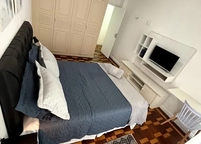 Quarto Em Copacabana Na Quadra Da Praia