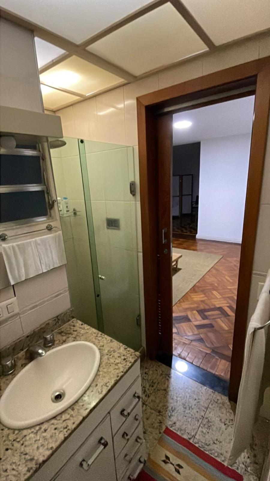 Em Copacabana Na Quadra Da Casa de hóspedes